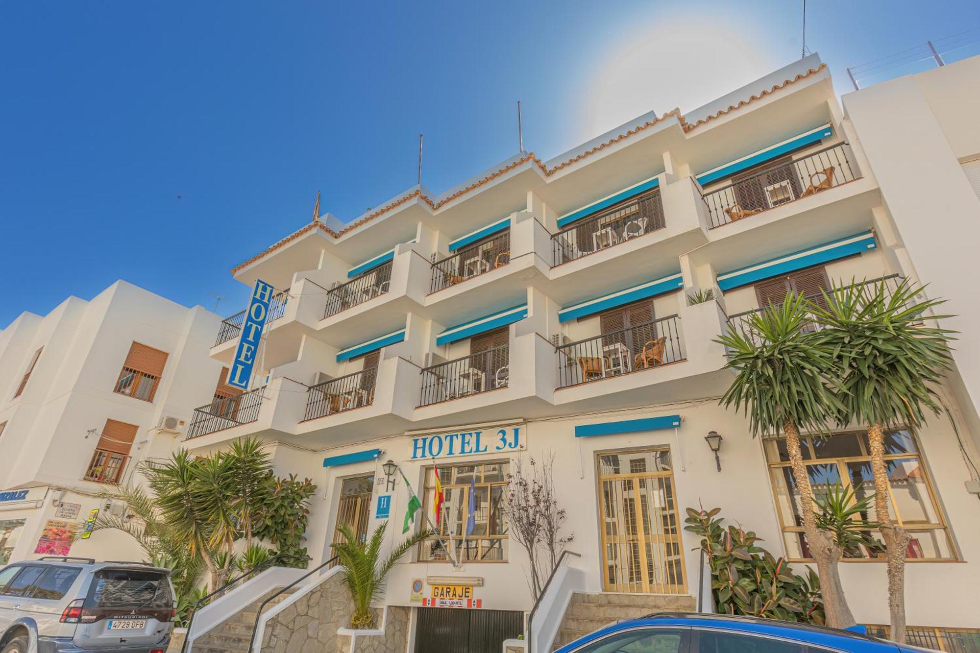 Hotel Tres Jotas Conil Conil De La Frontera Exterior foto
