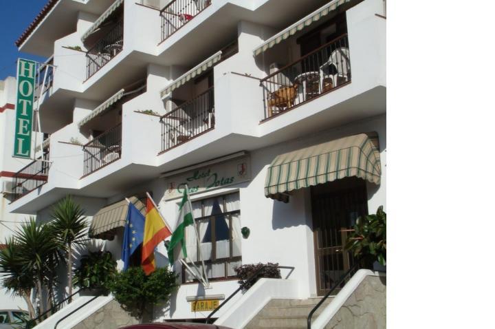 Hotel Tres Jotas Conil Conil De La Frontera Exterior foto